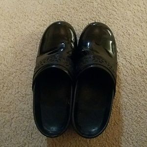 Black Leather Danskos